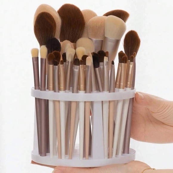 Makeup Brush Storage Rack - Picture 1 of 3